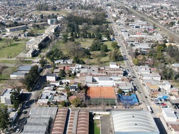 ALQUILER GALPON MORENO FRENTE UNIVERS LOTE 850M2