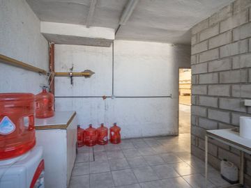 ALQUILER GALPON MORENO FRENTE UNIVERS LOTE 850M2