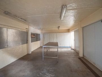 ALQUILER GALPON MORENO FRENTE UNIVERS LOTE 850M2