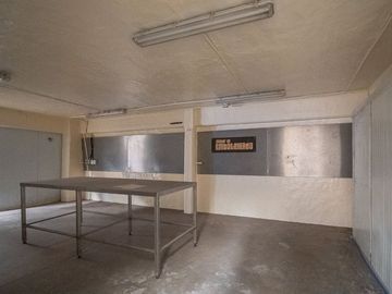 ALQUILER GALPON MORENO FRENTE UNIVERS LOTE 850M2