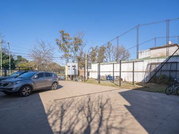 ALQUILER GALPON MORENO FRENTE UNIVERS LOTE 850M2