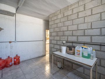 ALQUILER GALPON MORENO FRENTE UNIVERS LOTE 850M2