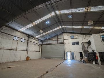 ALQUILER GALPON MORENO FRENTE UNIVERS LOTE 850M2