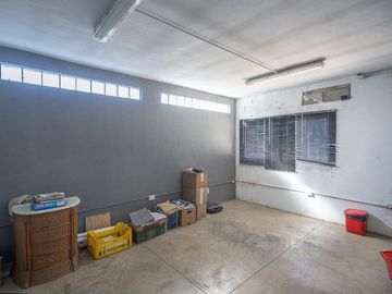 ALQUILER GALPON MORENO FRENTE UNIVERS LOTE 850M2