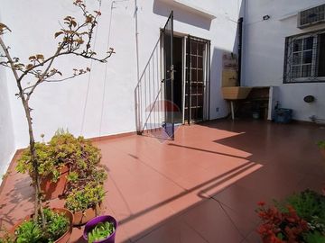 CASA PH AL FRENTE C/ PATIO SIN EXPENSAS EN BERNAL