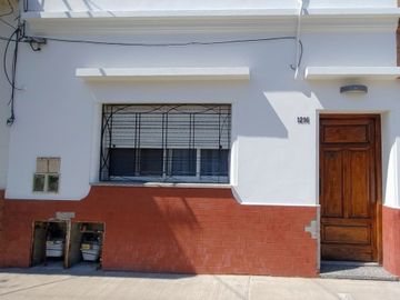 CASA PH AL FRENTE C/ PATIO SIN EXPENSAS QUILMES
