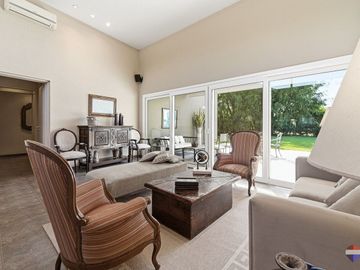Venta Casa una planta Barrio La Montura