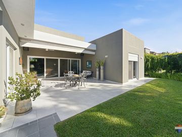 Venta Casa una planta Barrio La Montura