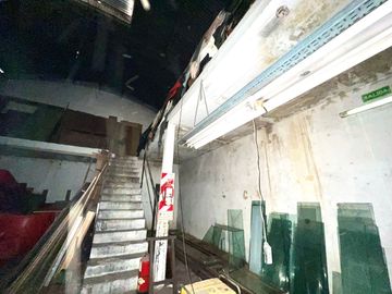 Alquiler deposito c/oficinas Liniers - 1.026m2