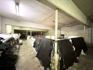 Alquiler deposito c/oficinas Liniers - 1.026m2