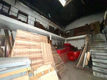 Alquiler deposito c/oficinas Liniers - 1.026m2