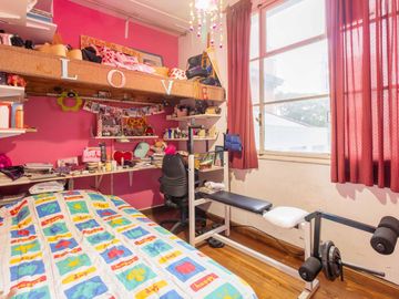Venta Hogar Obrero: 3 Amb + Escritorio y Mucha Luz