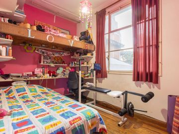 Venta Hogar Obrero: 3 Amb + Escritorio y Mucha Luz