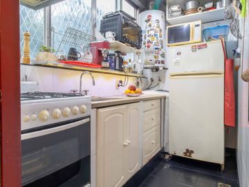 Venta Hogar Obrero: 3 Amb + Escritorio y Mucha Luz