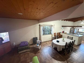 VENTA CASA  PISCINA yparrilla. PAVON (Ruta6yruta8)