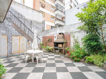 Casa 4 amb c/patio,parrilla y cochera venta Flores