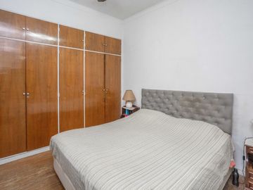 Casa 4 amb c/patio,parrilla y cochera venta Flores