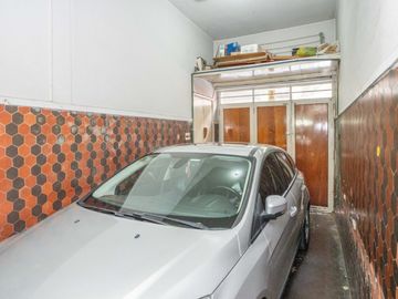 Casa 4 amb c/patio,parrilla y cochera venta Flores
