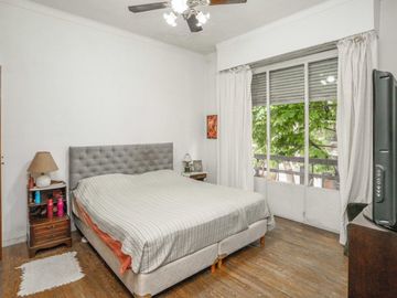 Casa 4 amb c/patio,parrilla y cochera venta Flores