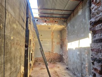 ALQUILER LOCAL 130 M2  SOBRE AVENIDA QULMES CENTRO