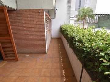 VENTA CASA 3 DORMITORIOS CON COCHERA Y JARDÍN
