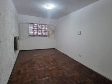 Venta casa 3 dormitorios S. Carril a mts Gral Paz
