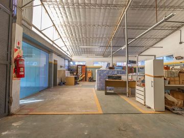 Venta Galpon comercialcon vivienda Lomas de Zamora