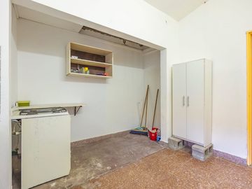Venta Galpon comercialcon vivienda Lomas de Zamora