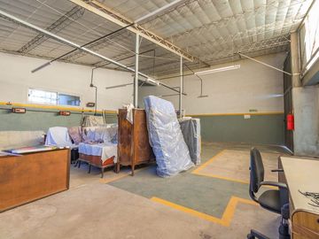 Venta Galpon comercialcon vivienda Lomas de Zamora