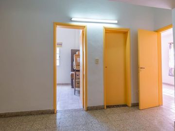 Venta Galpon comercialcon vivienda Lomas de Zamora