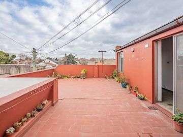 VENTA PH 4 AMB. + QUINCHO Y TERRAZA - V. SARMIENTO