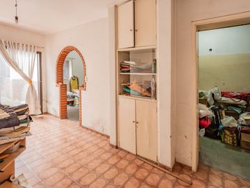 Venta PH Tipo Casa con Local y Garaje