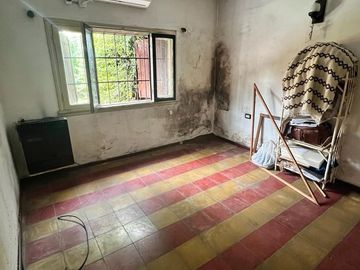 Venta terreno con casita en el fondo en Adrogué