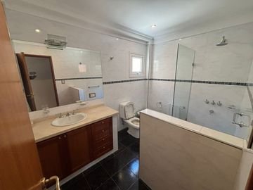 VENTA HERMOSA CASA EN ARROYITO 3 DORMITORIOS