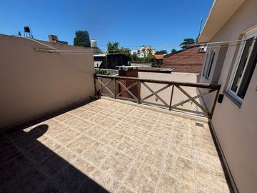 VENTA HERMOSA CASA EN ARROYITO 3 DORMITORIOS