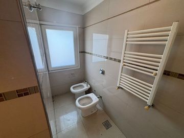 VENTA HERMOSA CASA EN ARROYITO 3 DORMITORIOS