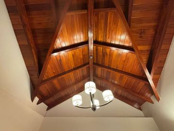 VENTA HERMOSA CASA EN ARROYITO 3 DORMITORIOS