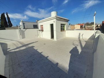 VENTA CASA 4 AMB GERLI A 3 CUAD. DE H. YIRIGOYEN
