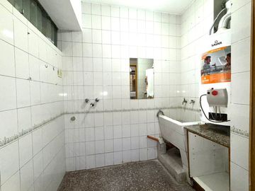 VENTA DEPTO. 3 AMBTES.C/COCHERA Y BAULERA-LANUSITA