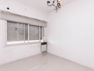 VENTA GALPÓN CON PH 4 AMB Y QUINCHO PLANTA ALTA