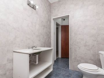 VENTA GALPÓN CON PH 4 AMB Y QUINCHO PLANTA ALTA