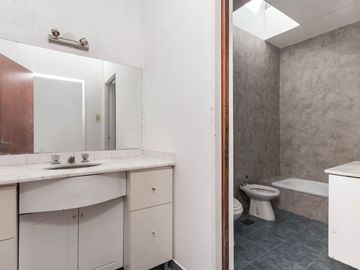 VENTA GALPÓN CON PH 4 AMB Y QUINCHO PLANTA ALTA