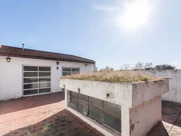 VENTA GALPÓN CON PH 4 AMB Y QUINCHO PLANTA ALTA