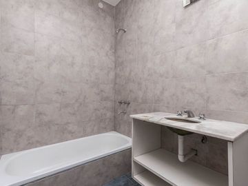 VENTA GALPÓN CON PH 4 AMB Y QUINCHO PLANTA ALTA