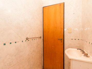VENTA GALPÓN CON PH 4 AMB Y QUINCHO PLANTA ALTA