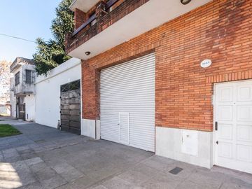 VENTA GALPÓN CON PH 4 AMB Y QUINCHO PLANTA ALTA