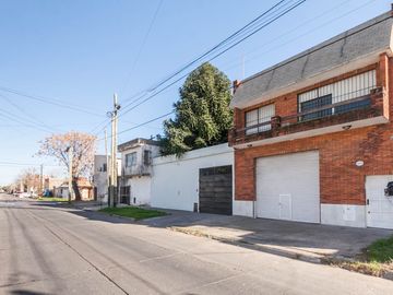 VENTA GALPON  DEPÓSITO 198 m² LANUS