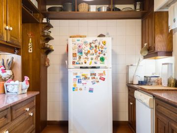 CASA 6 AMB DE CATEGORÍA EN ADROGUÉ - APTO CRÉDITO