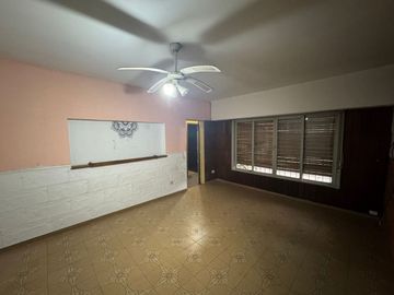 VENTA CASA EN PH  CON COCHERA EN MORON