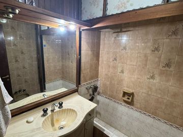 VENTA CASA EN PH  CON COCHERA EN MORON